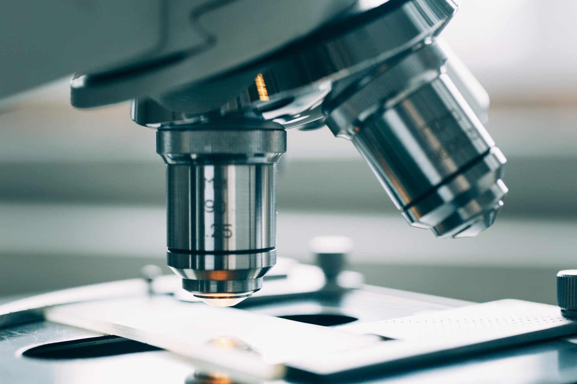 Medical laboratory microscope for diagnostic testing